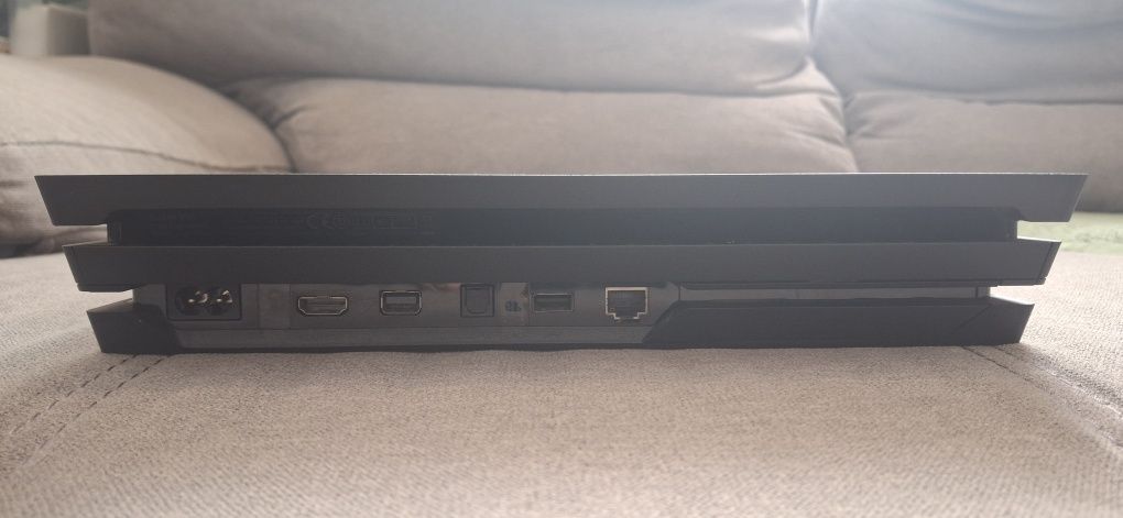 Playstation 4 PRO(PS4), CUH-7216B