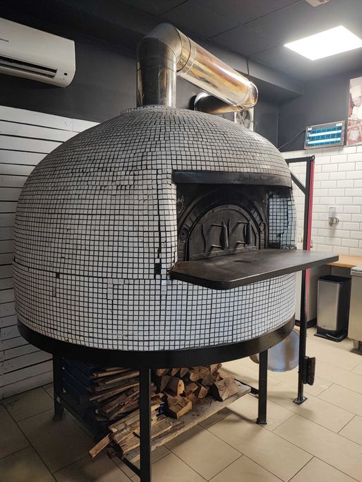 Piec do pizzy opalany drzewem