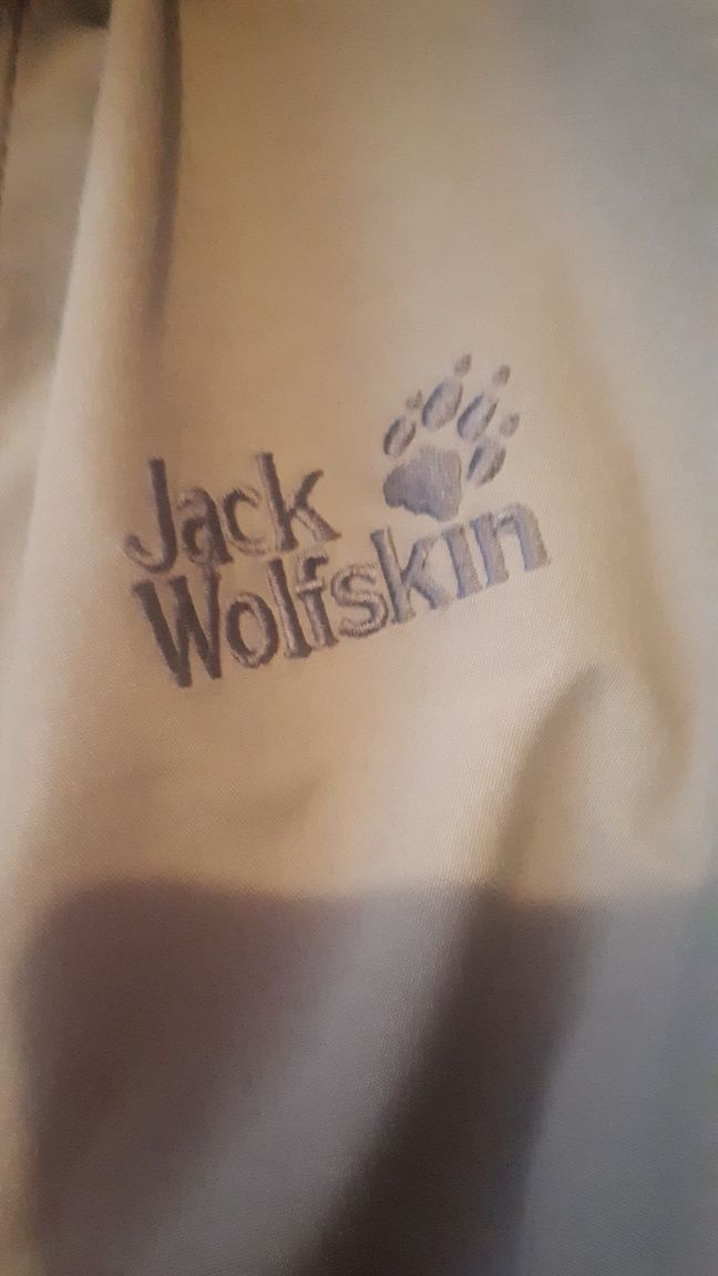 Damska kurtka sportowa Jack Wolfskin at home outdoors