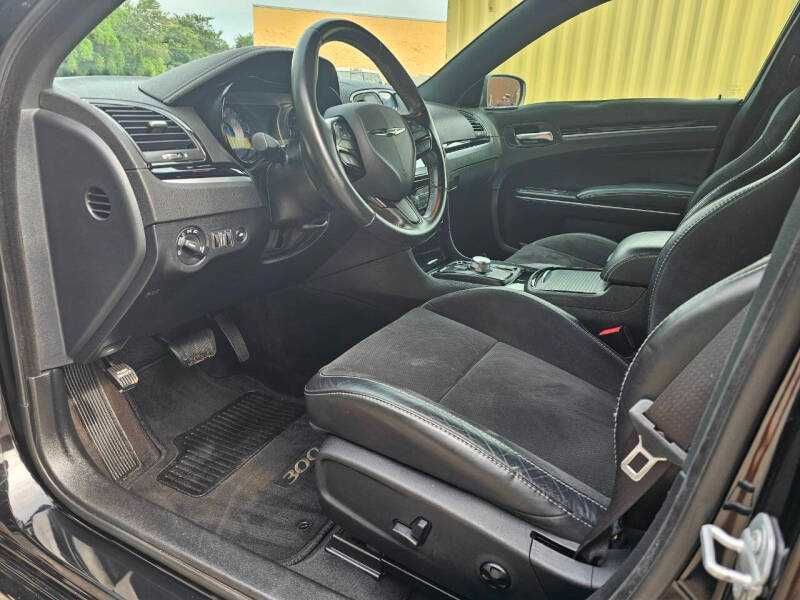 2017 Chrysler 300