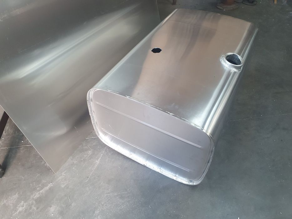 Zbiornik iveco 65x48.   300 litrów