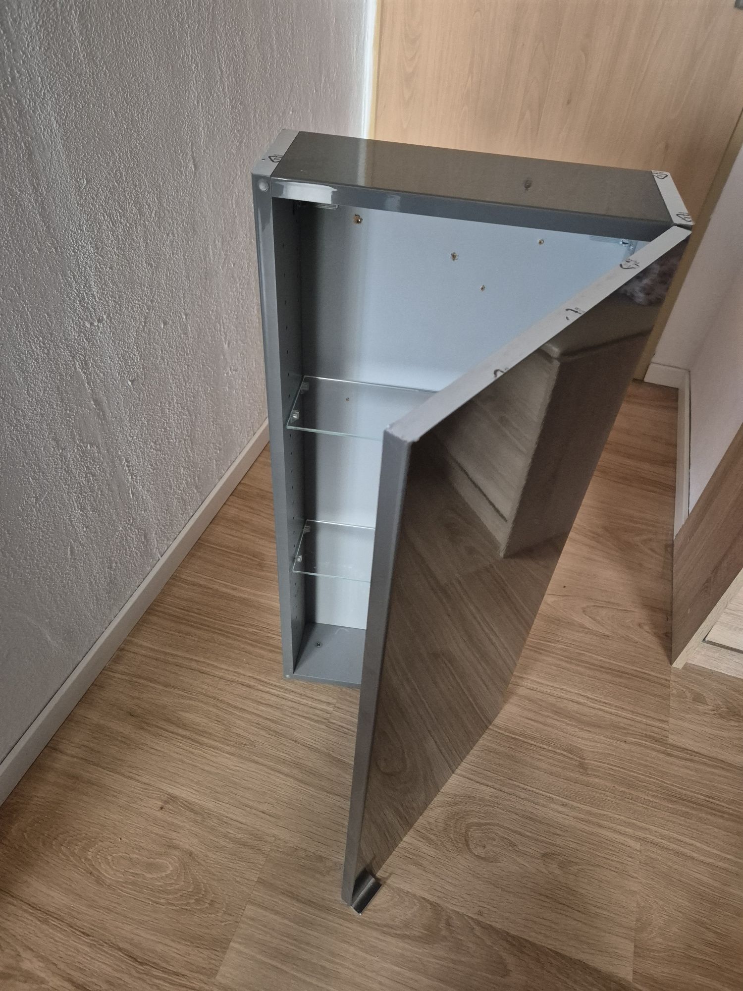Szafka łazienkowa wisząca