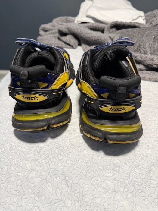 Balenciaga track 1