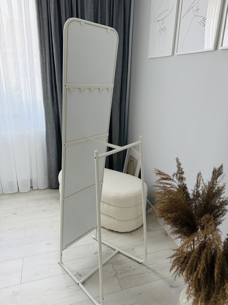 Białe lustro stojące Ikea 39x160 funkcjonalne
