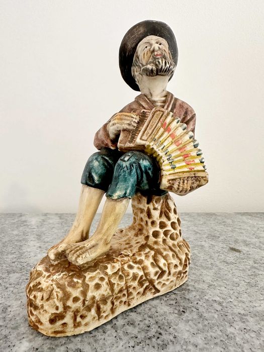 Estatuetas em Loiça antiga: Profissões