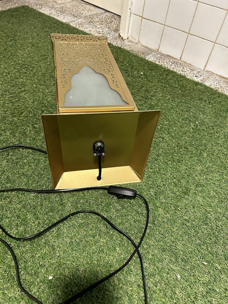 Vendo candiero dourado como novo