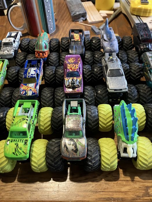 Monster Truck Hotwheels 30 unid. + 1 oferta