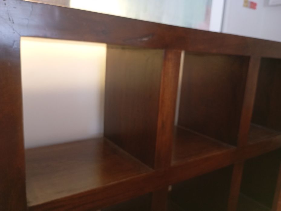 Estante cubos em madeira maciça