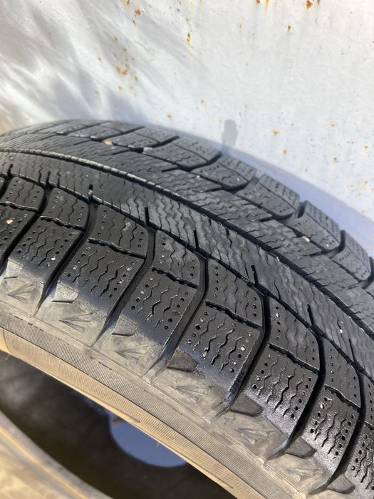 Продам зимнюю резину Michelin X-Ice 195*60 R15