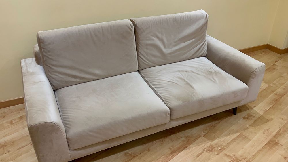 2 Poltronas sofás valor individual
