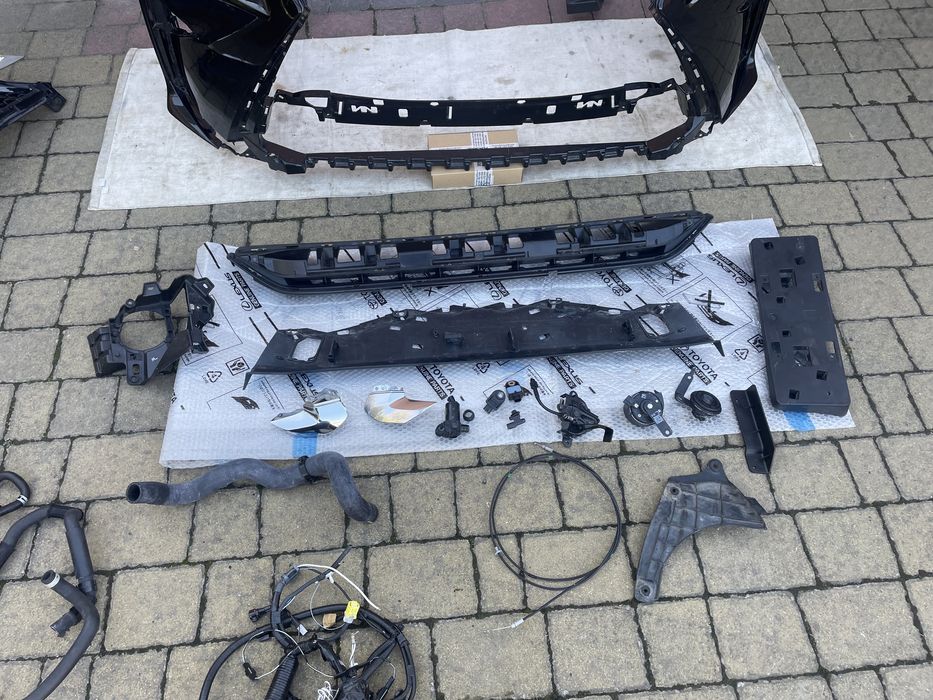 Підсилювач губи бампера Lexus RX16-19р. 52117-48030