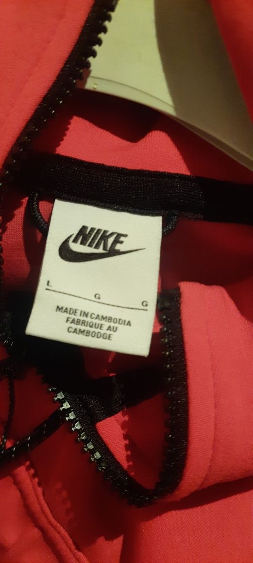 Oryginalny unikatowy dres nike