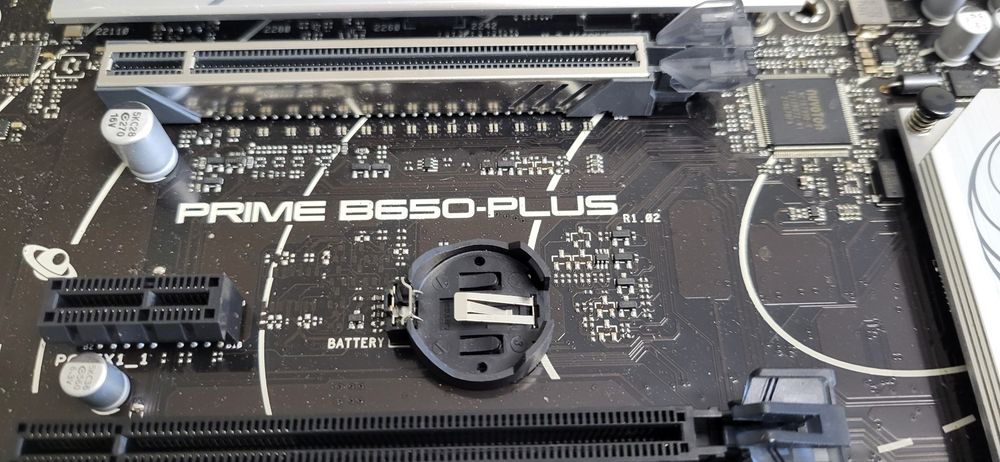 Материнська плата Asus PRIME B650-Plus (sAM5, AMD B650, PCI-Ex16)
