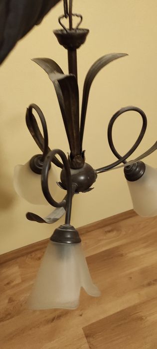 Lampa kwiaty trzy klosze szklane