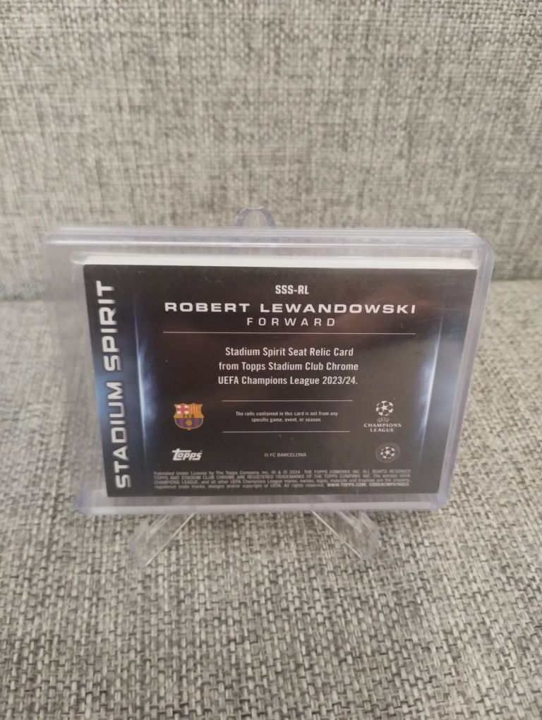 Topps stadium chrome 2023-24 Robert Lewandowski relic /25