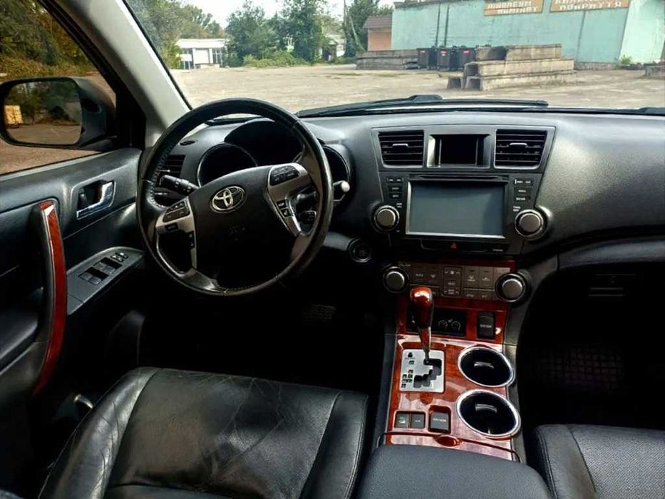 Toyota Highlander 3.5 V6 4WD • 7 мест • Япония • ГБО • 2011