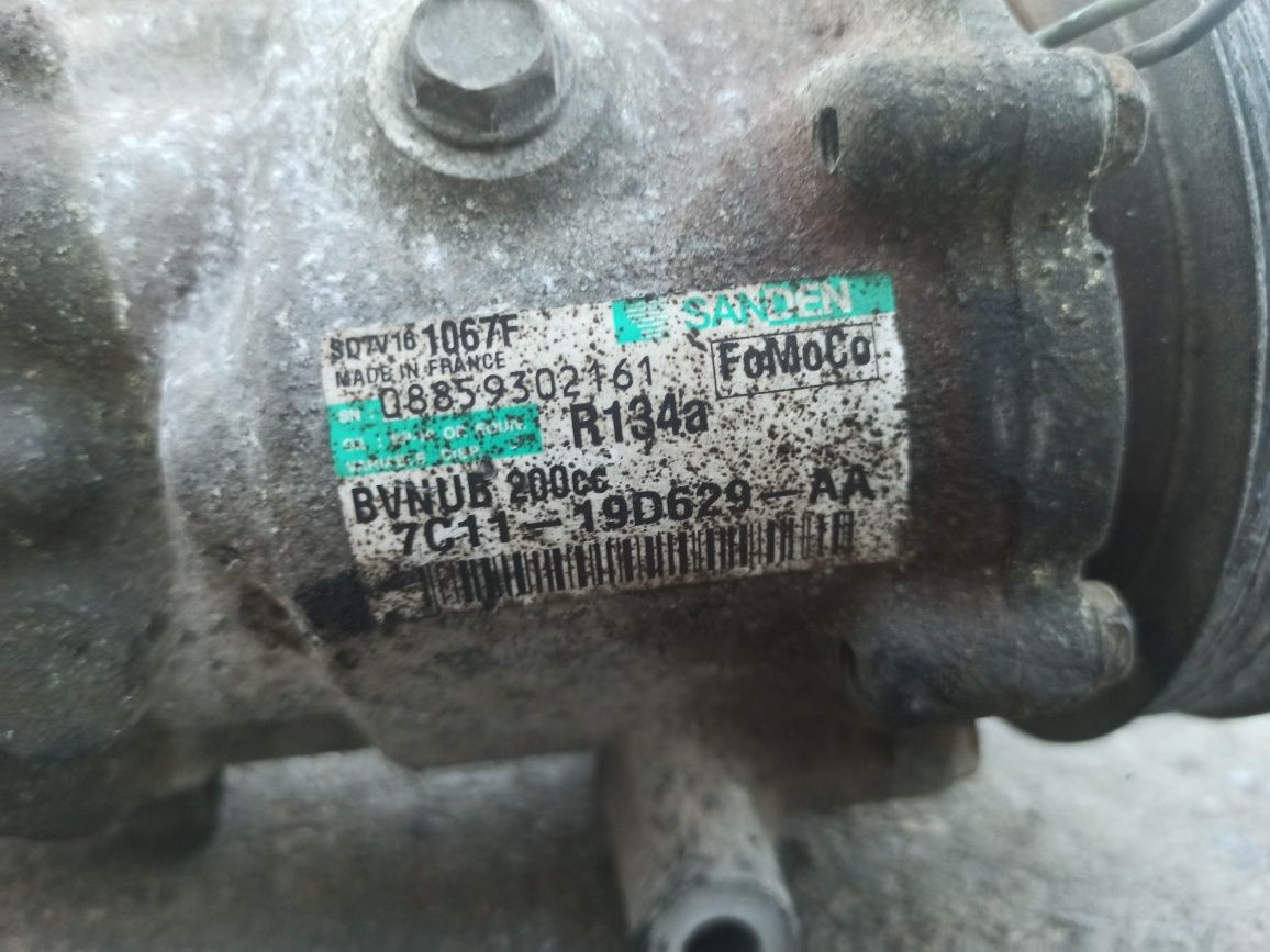 Компресор кондиціонера Ford Focus Mondeo Transit Connect 1.6 1.8 2.0