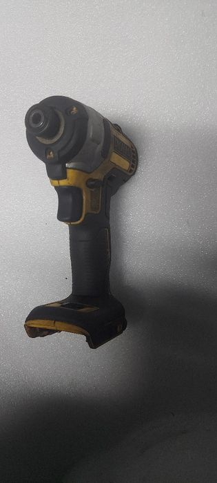 Sprzedam Dewalt dcf887
