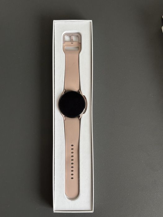 Продам часы Galaxy Watch4