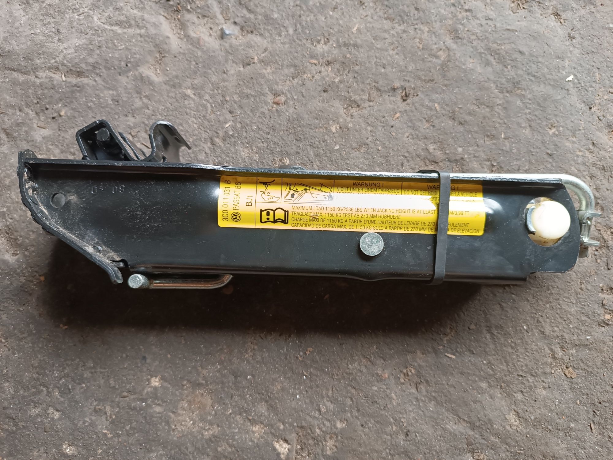 Lewarek podnośnik VW passat b6 3c0,011,031b