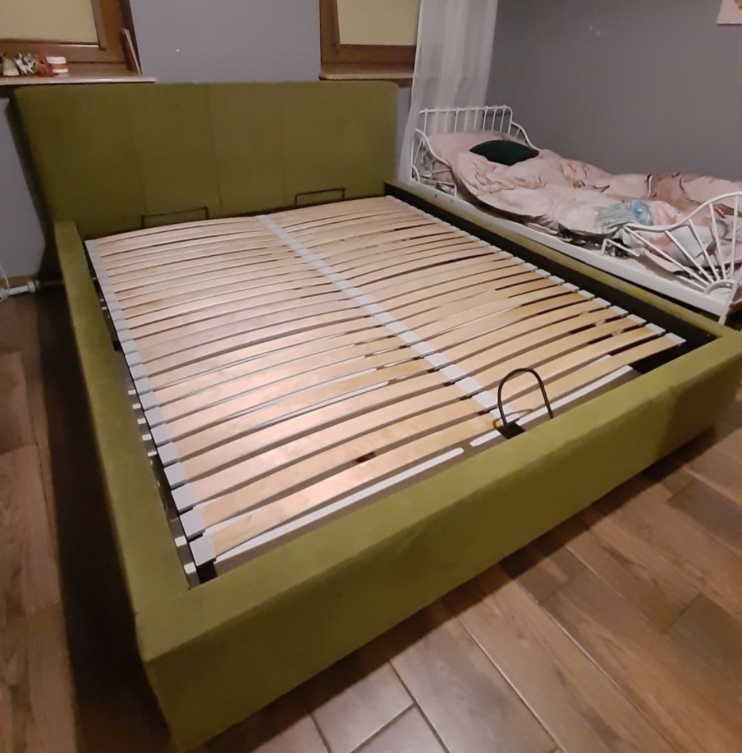 Łóżko tapicerowane z pojemnikiem Meble Marzenie 160x200 (rama 180x200)