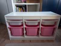 Regał Trofast IKEA z pojemnikami