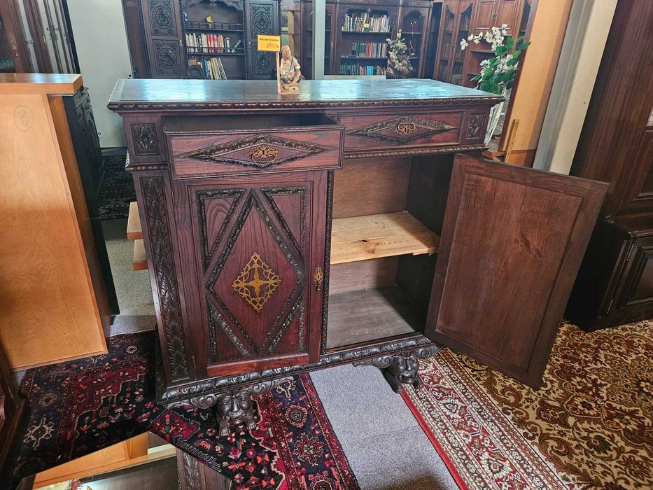 Móvel muito antigo em madeira maciça trabalhada - óptimo est