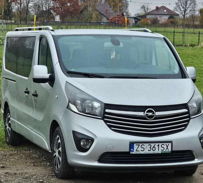 Wynajem Busa 9 osób