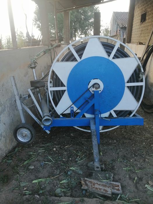 Máquina de rega usada
