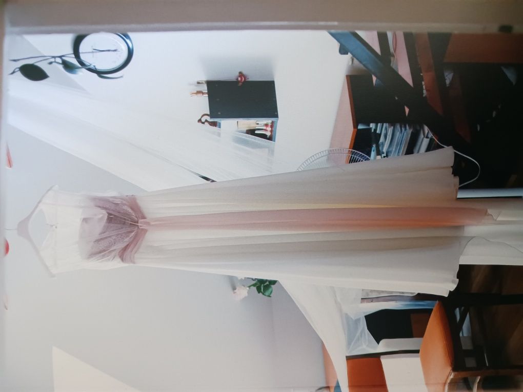 Suknia ślubna, 36.