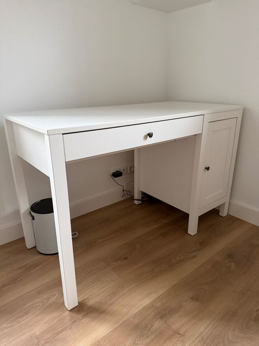 Biurko IKEA “Hemnes”