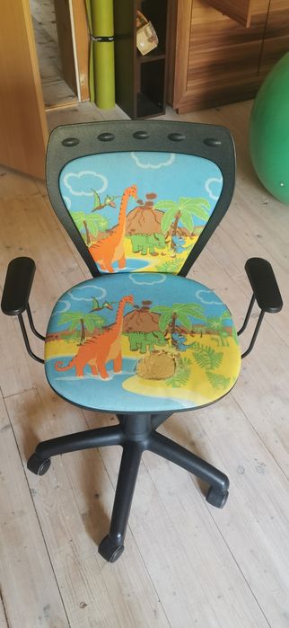 Krzesło obrotowe dziecięce nowy styl