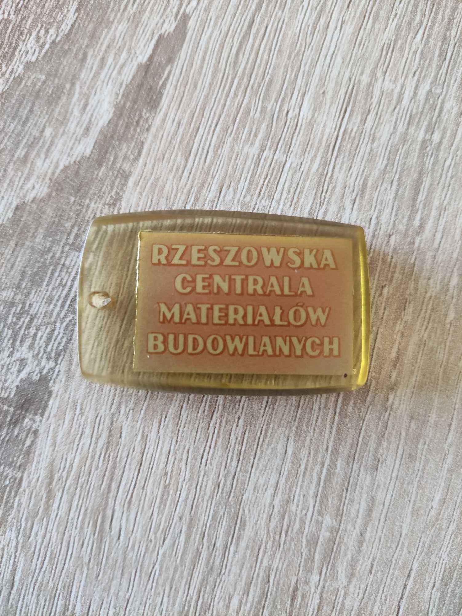 Brelok Rzeszowska Centrala Materiałów Budowlanych pamiątka PRL Rzeszów