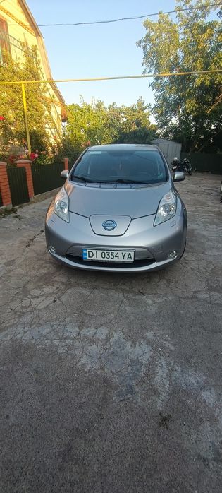 Продам Nissan Leaf