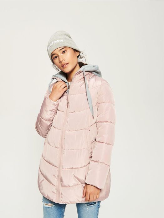 Зимова жіноча куртка