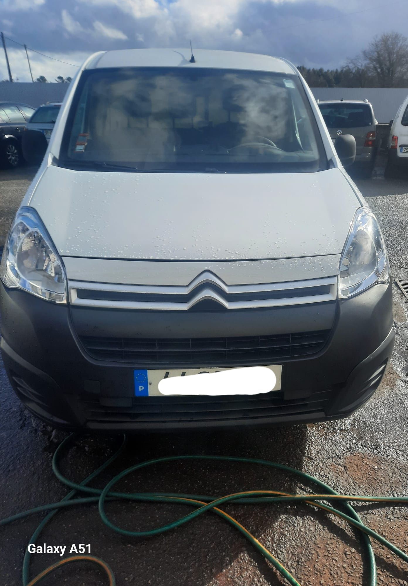 Citroën Berlingo 1.6hdi de 2014 fibrada de 3 lugares