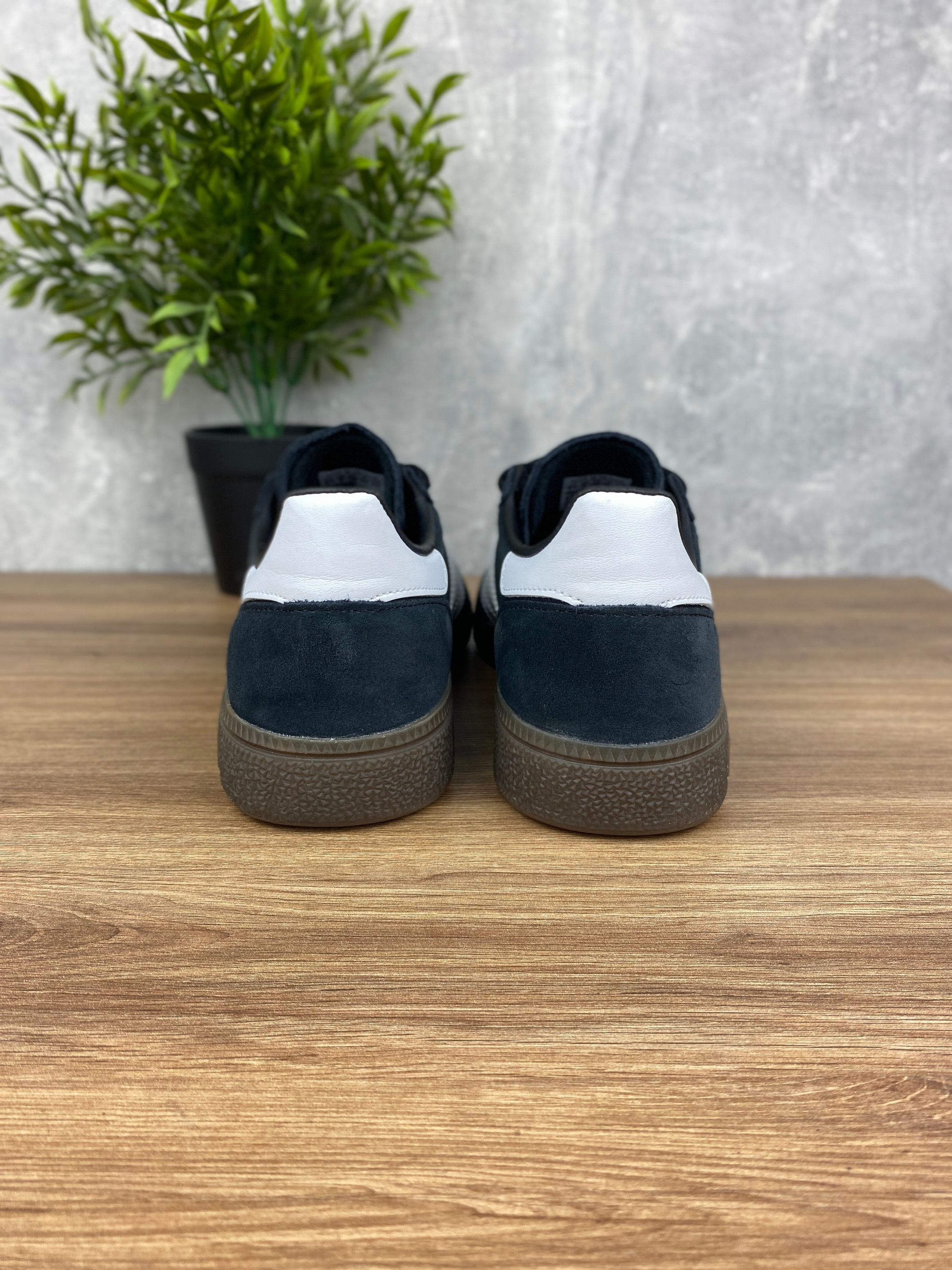 Adidas Handball Spezial r. 38 – czarne sneakersy retro