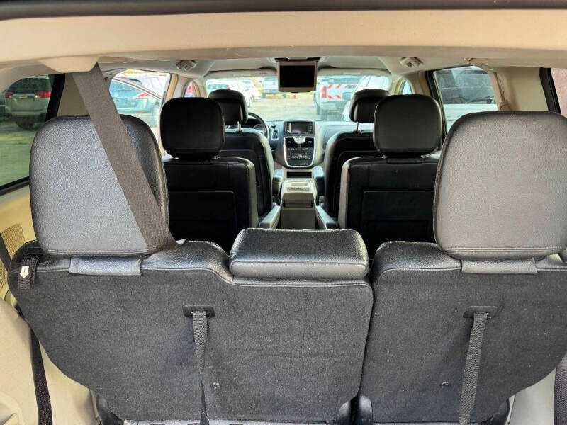 2016 Chrysler Town and Country