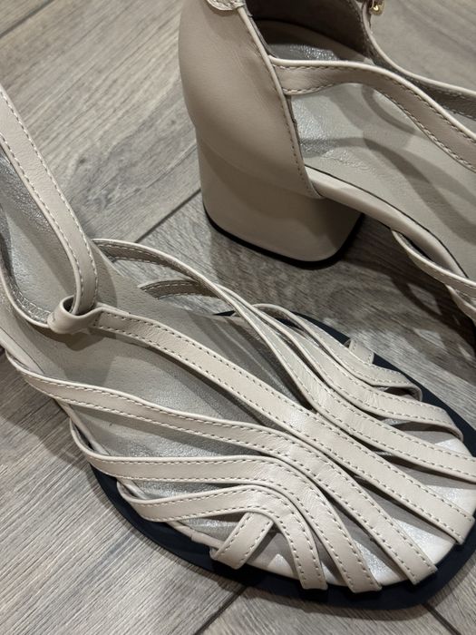 Босоніжки пудровий колір