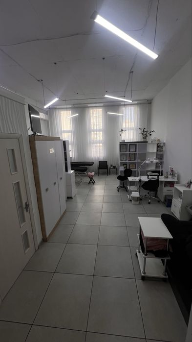 Робоче місце майстрам в салоні краси