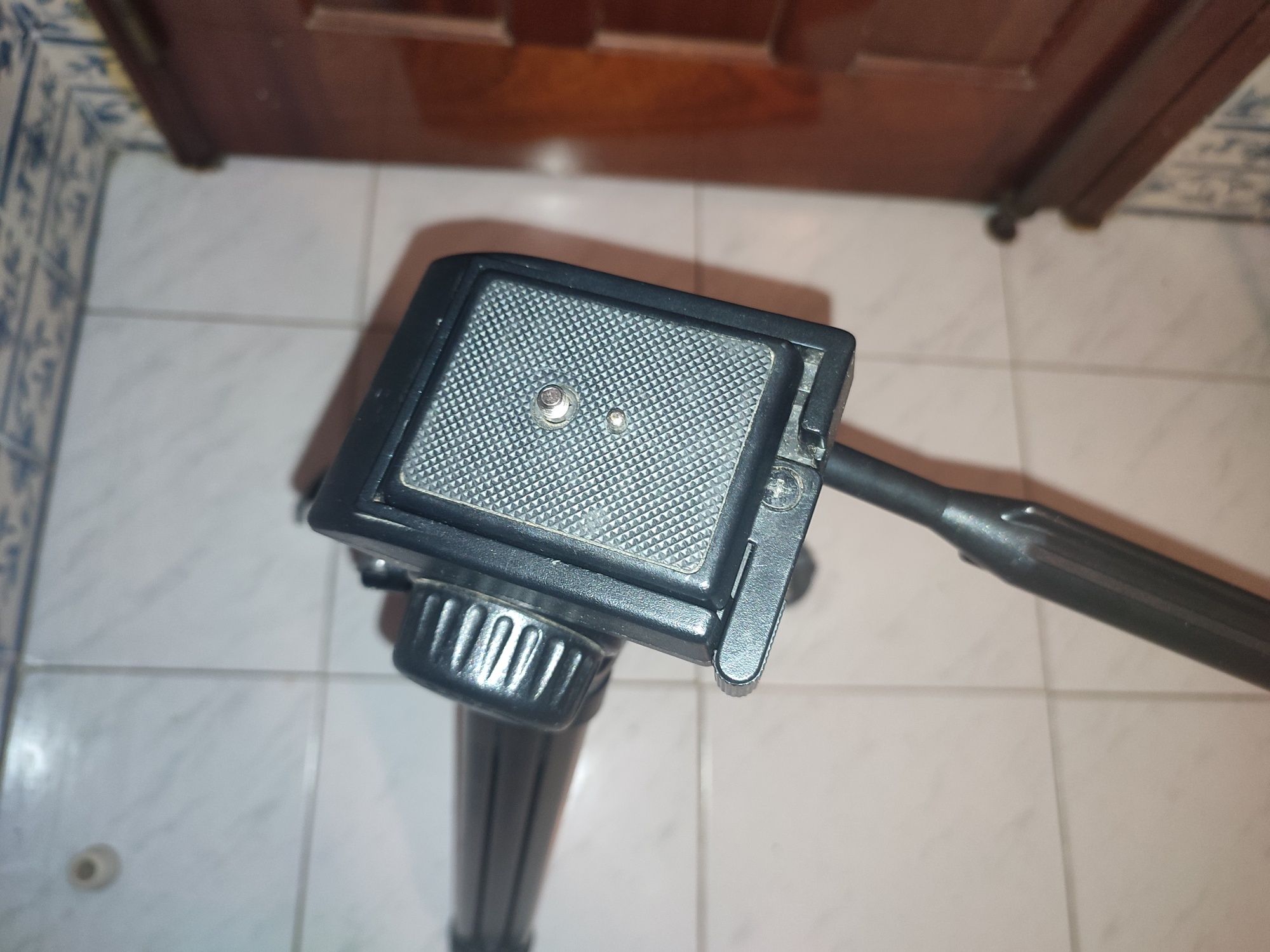 Tripé com cabeça Unomat SVA 60