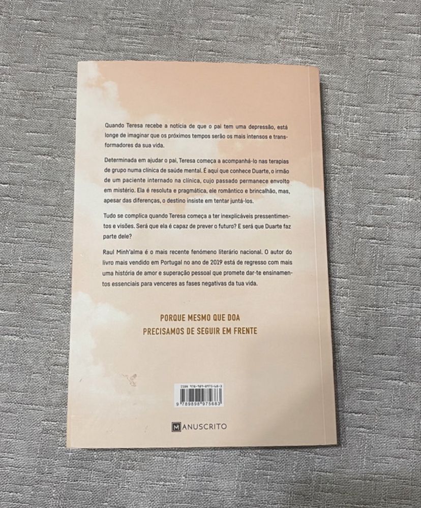 Livro Durante a queda aprendi a voar