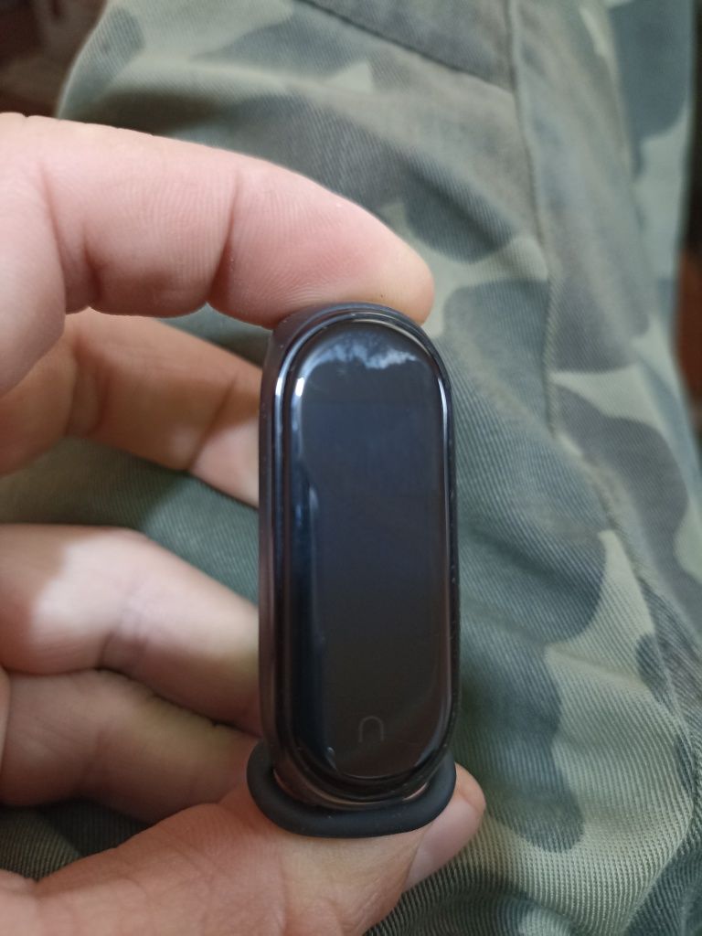 Продам mi band 4 NFC