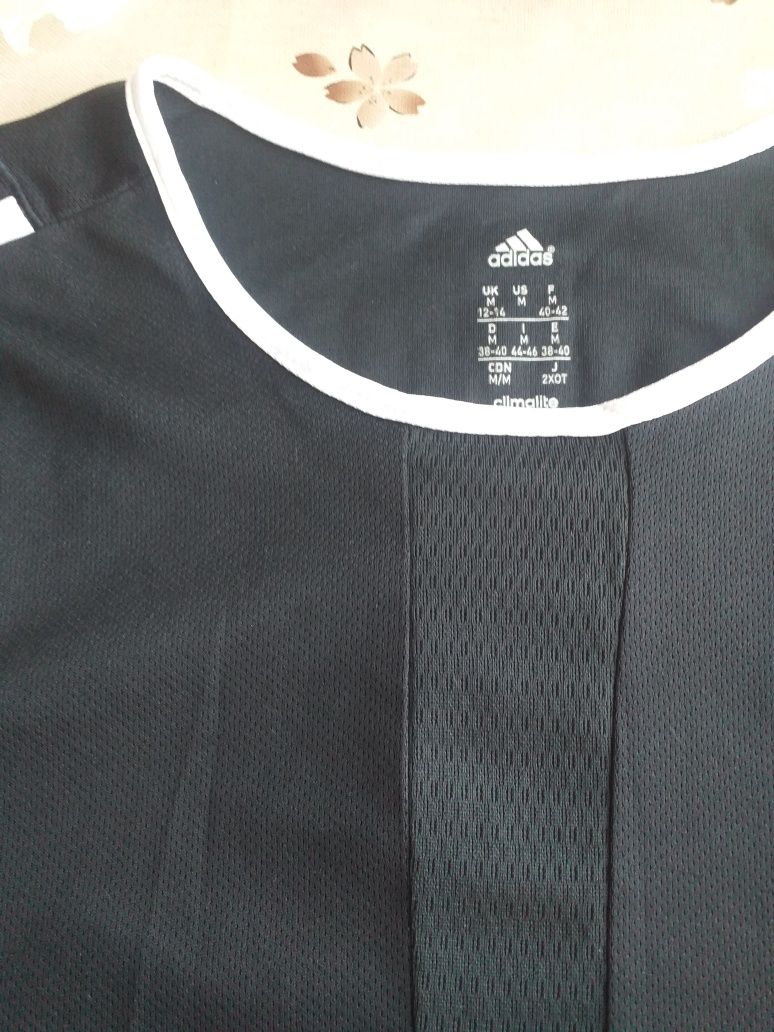 Футболка жіноча Adidas р.M чорна