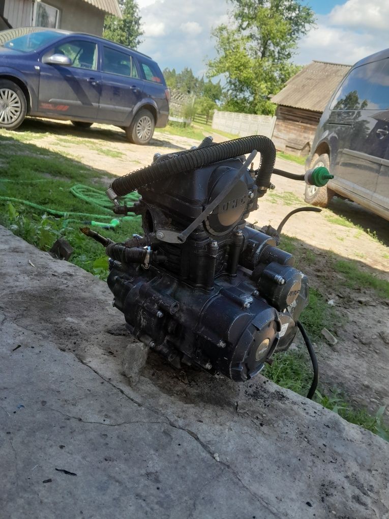 Мотор на мотоцикл 150 куб водяне охолодження