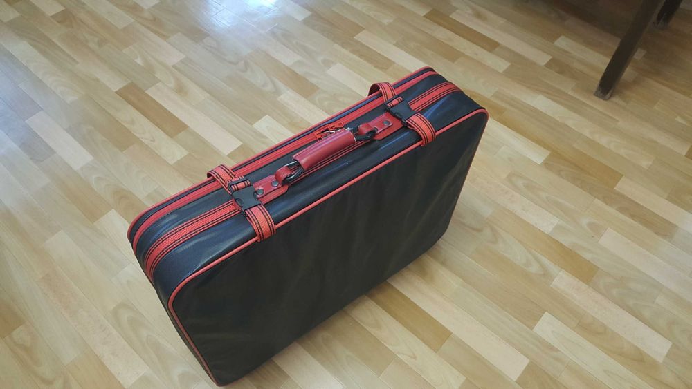 Набор дорожных чемоданов