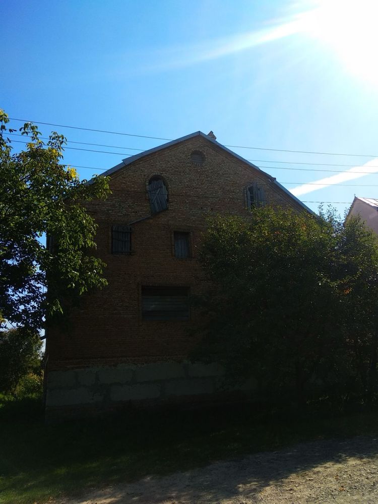 Будинок (незавершене будівництво), земельна ділянка
