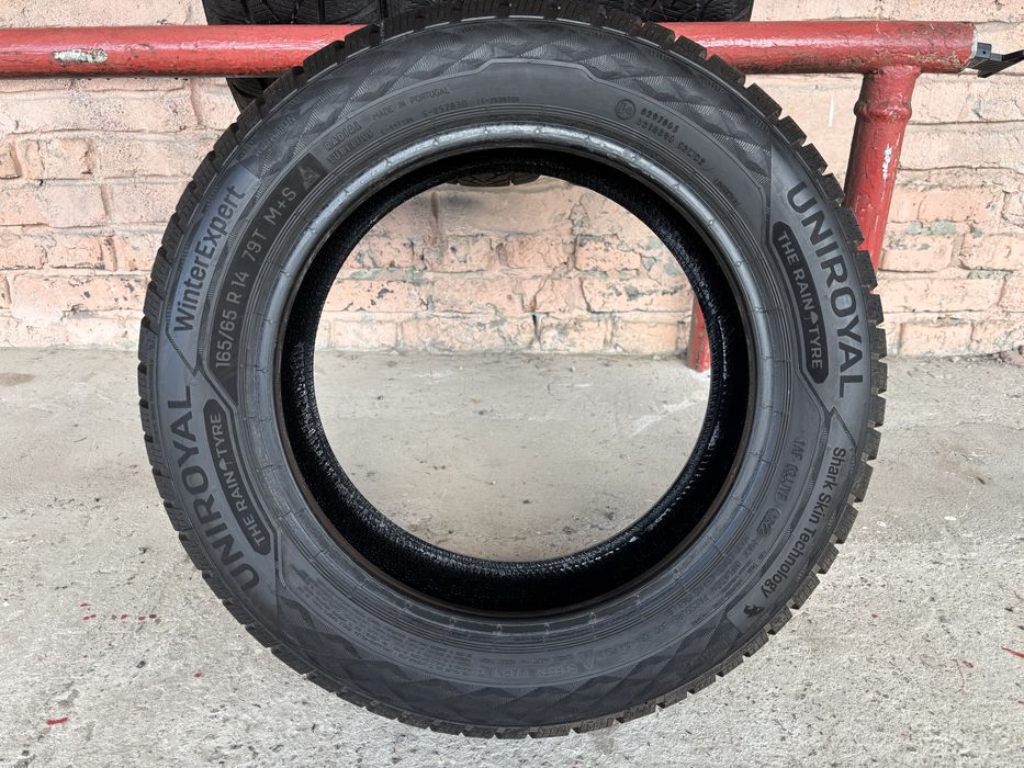 Комплект зимових шин 165/65R14 Uniroyal