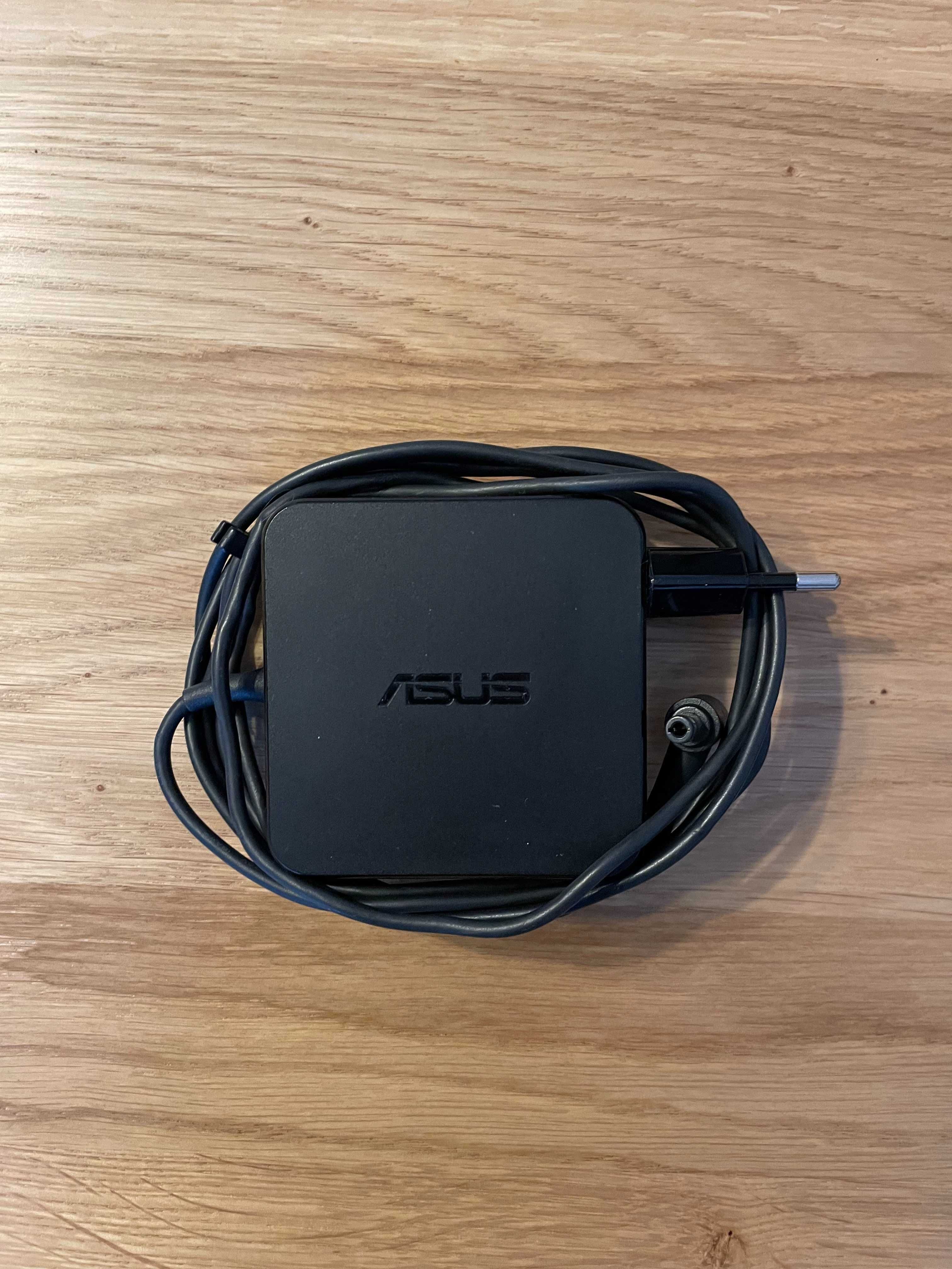 Asus F555L 15,6 " Intel Core i3 8 GB 240 GB J391