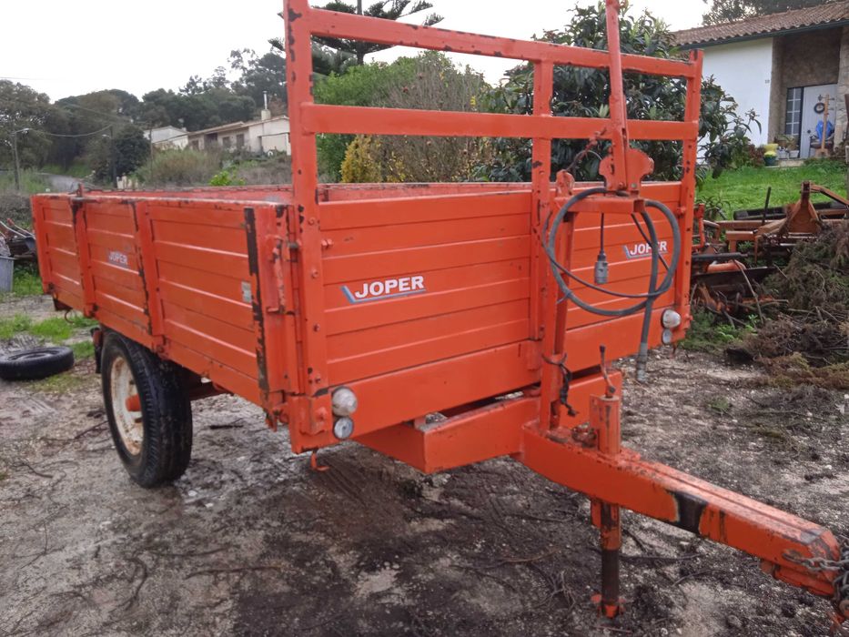 Reboque tri-basculante 3 Toneladas Joper muito bom estado do ano 2003